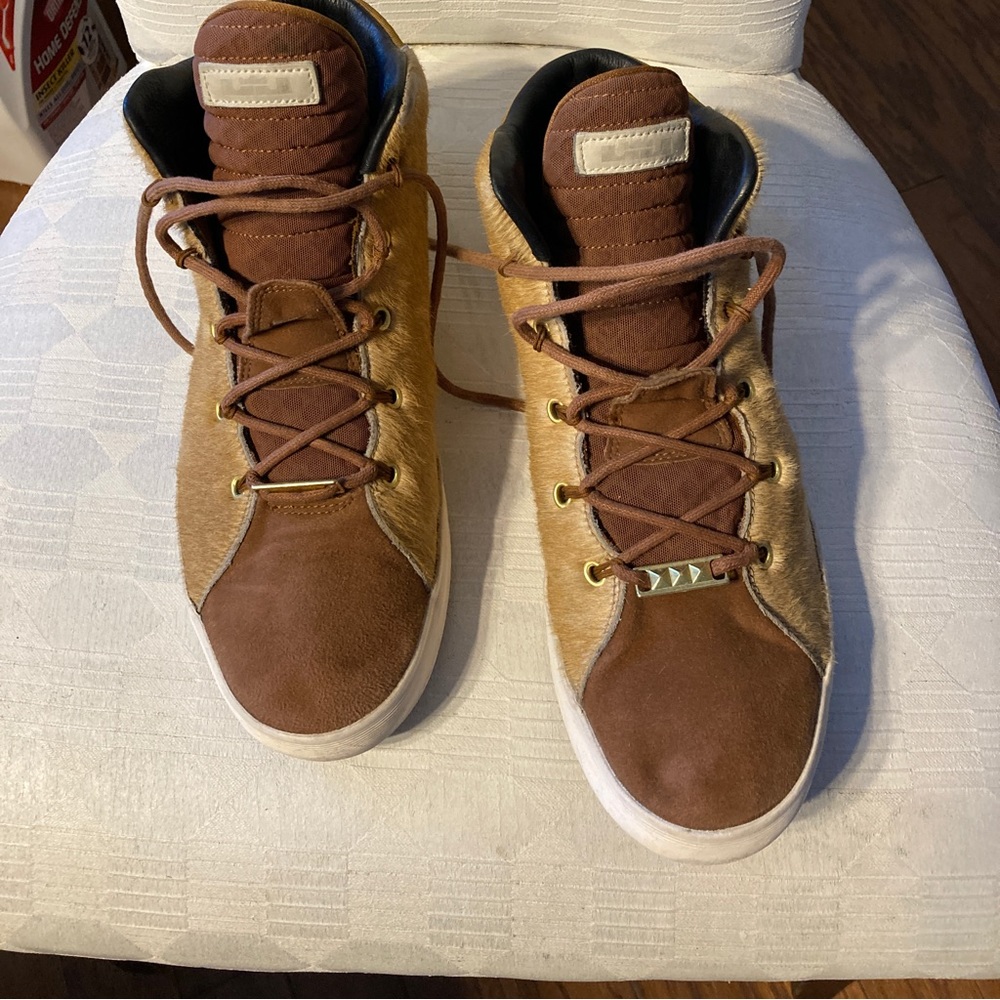 Size 11.5 - Nike LeBron 12 NSW Lifestyle Lion's Mane 2014